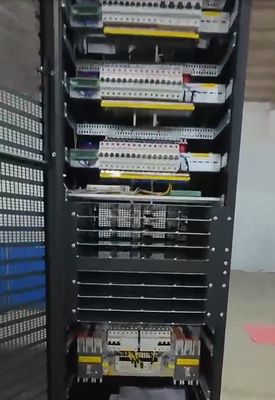 -48Vdc 1000A Système électrique de télécommunications grand centrale électrique 240Vac 2L+N+PE avec Flatpack2 48/3000 SHE 241119.106