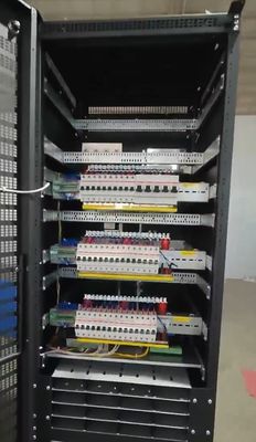 -48Vdc 1000A Système électrique de télécommunications grand centrale électrique 240Vac 2L+N+PE avec Flatpack2 48/3000 SHE 241119.106