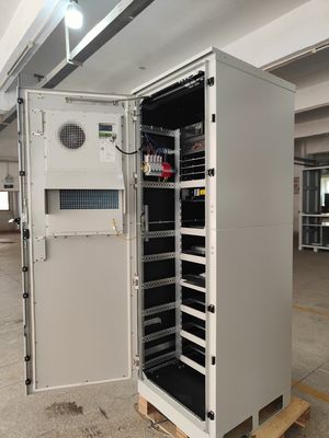 Système d'alimentation solaire sur mesure pour télécommunications FP2 48V 36KW+12.8KW T3 Armoire de télécommunication extérieure solaire