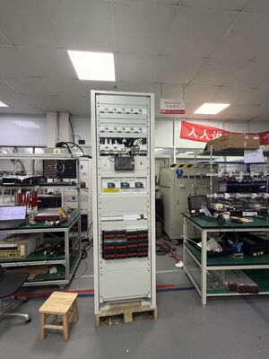 230VAC/3x400VAC Entrée jusqu'à 90kVA Sortie Inverseur modulaire à haut rendement pour l'industrie