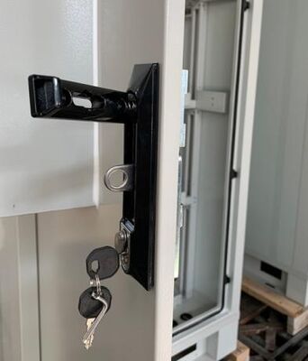 Boîtier d'armoire de télécommunication extérieur antivol à trois points, 30U 40U, sur mesure pour équipement de réseau