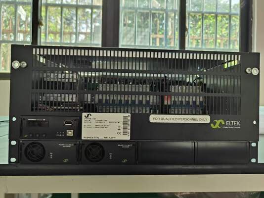 Système d'alimentation Eltek 48Vdc 12kW avec une distribution complète de charge et de batterie